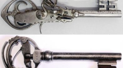 Key-shaped gun
